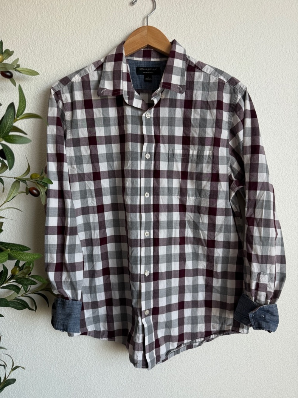 Banana Republic Plaid Button Down Shirt Slim Fit Burgundy Gray Men’s Size Large